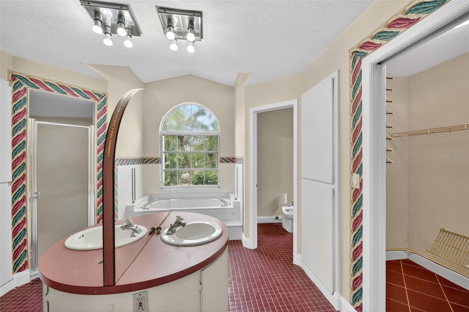 Image 16 of 66 For 22271 Morris Avenue
