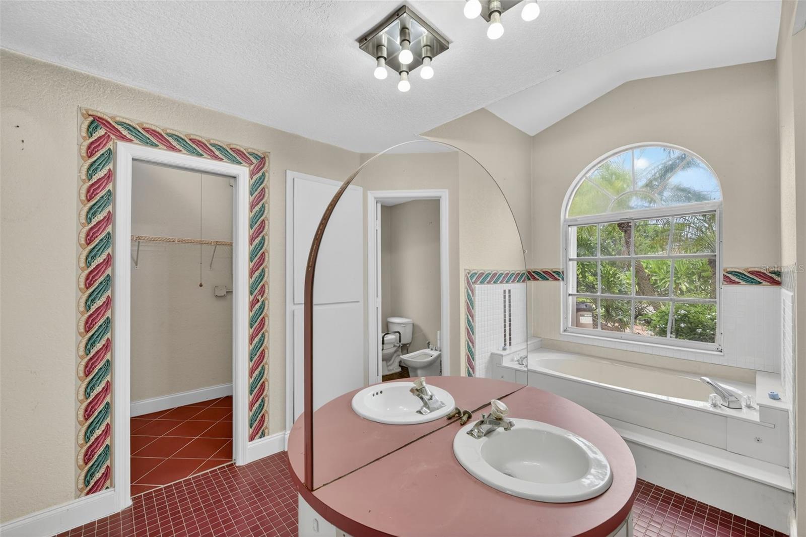 Image 17 of 66 For 22271 Morris Avenue