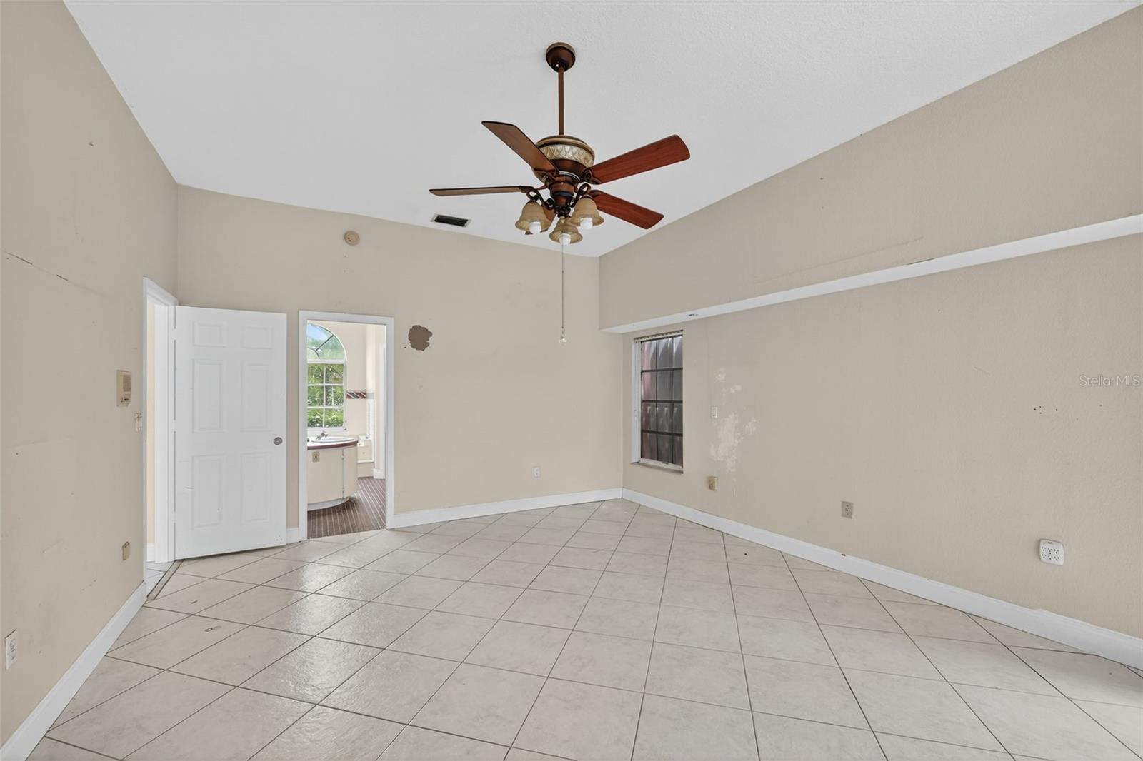 Image 19 of 66 For 22271 Morris Avenue