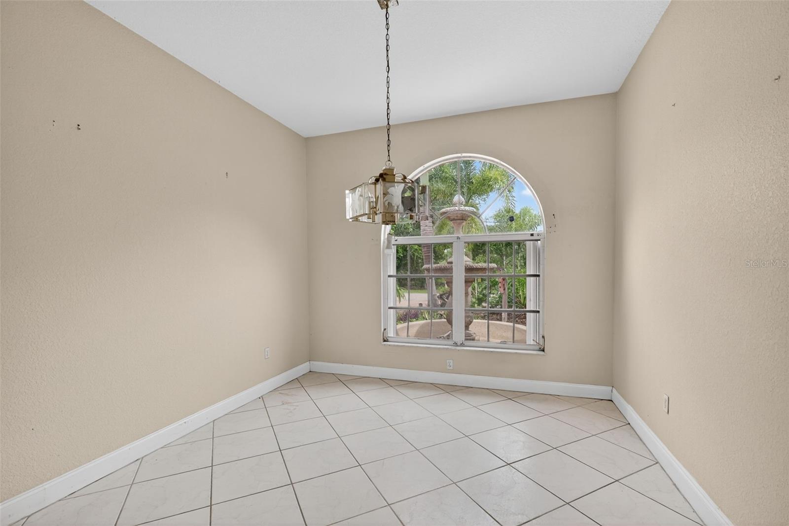 Image 23 of 66 For 22271 Morris Avenue