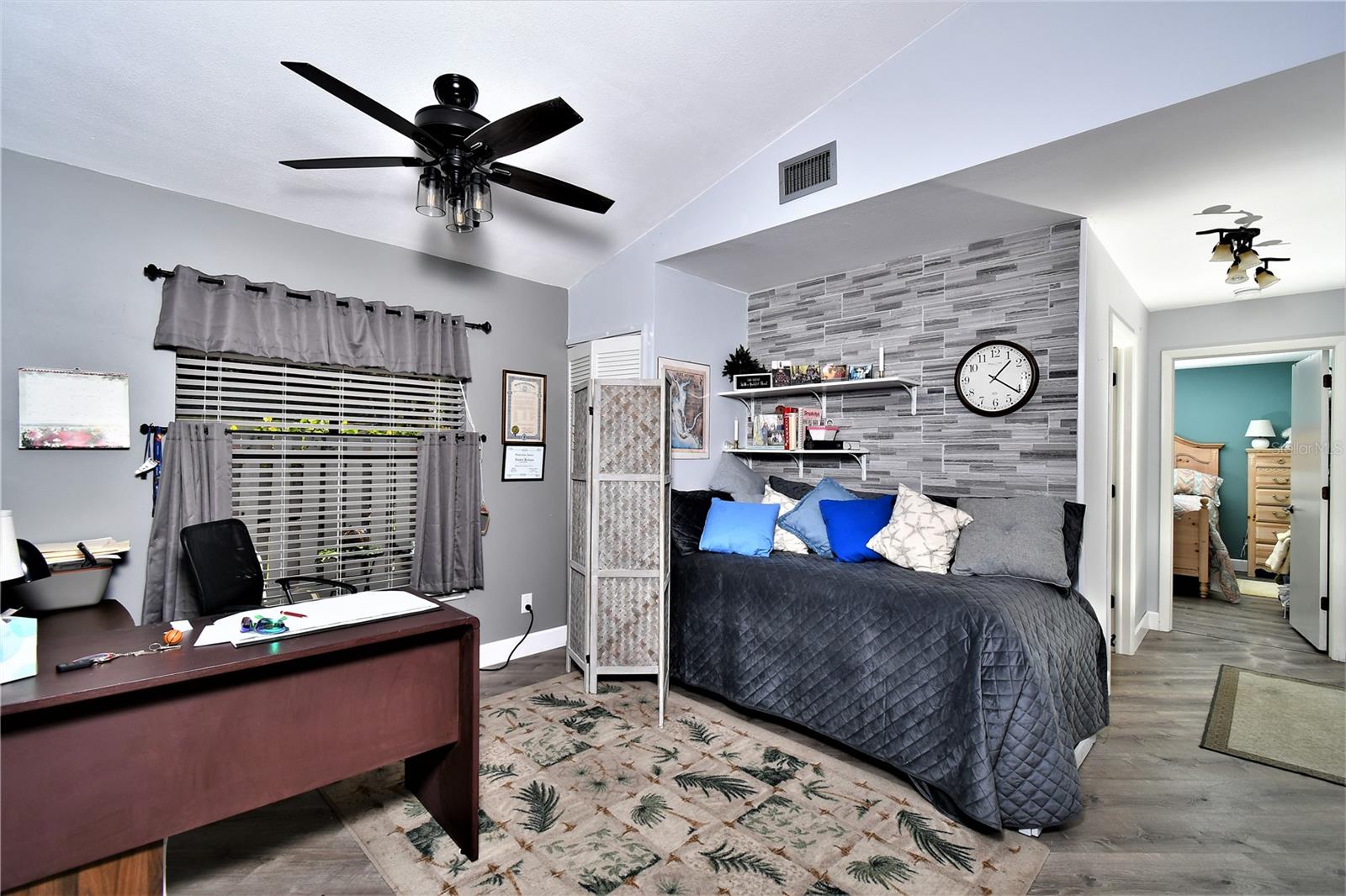 Image 11 of 29 For 3011 Matecumbe Key Road 4