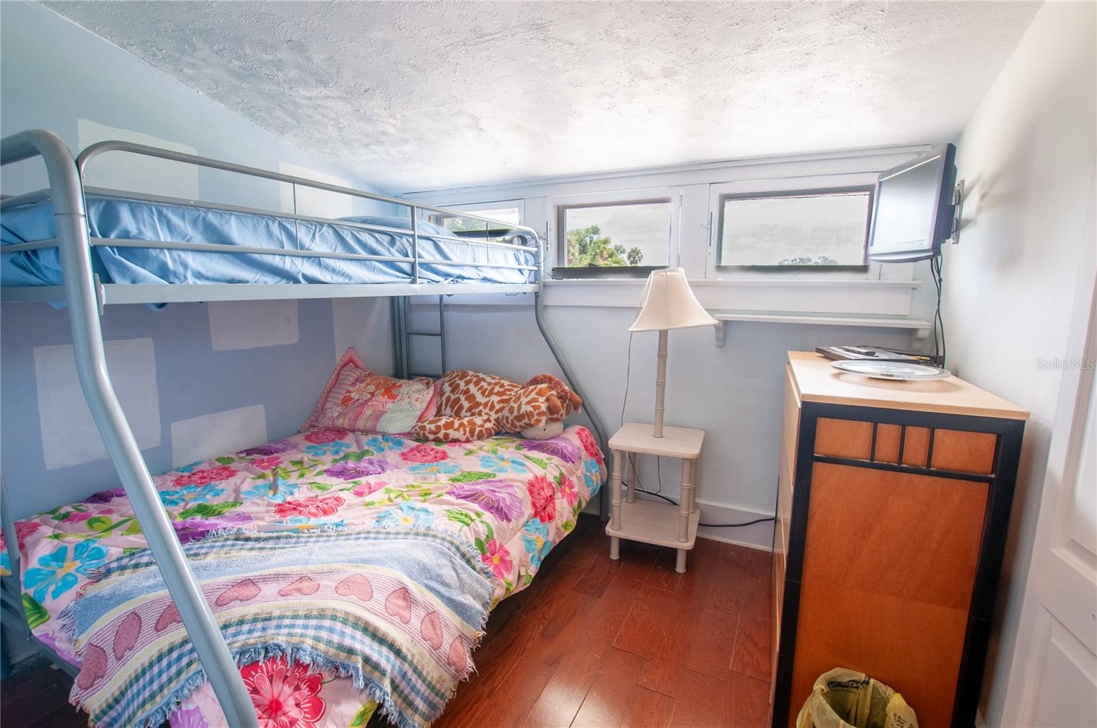 Image 12 of 30 For 609 Orange Ave