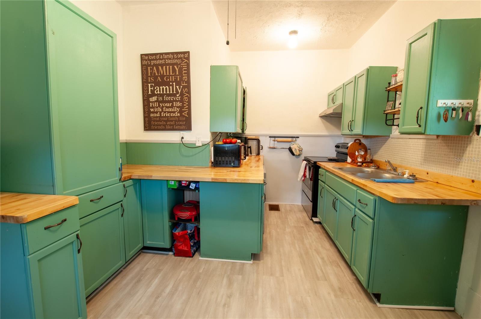 Image 22 of 30 For 609 Orange Ave