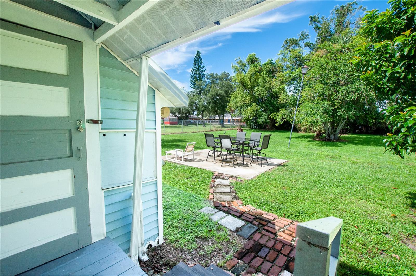 Image 23 of 30 For 609 Orange Ave