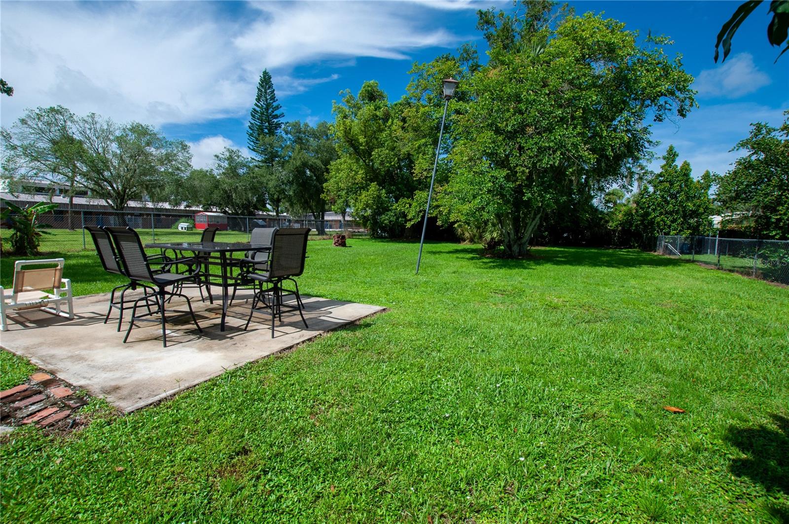 Image 24 of 30 For 609 Orange Ave