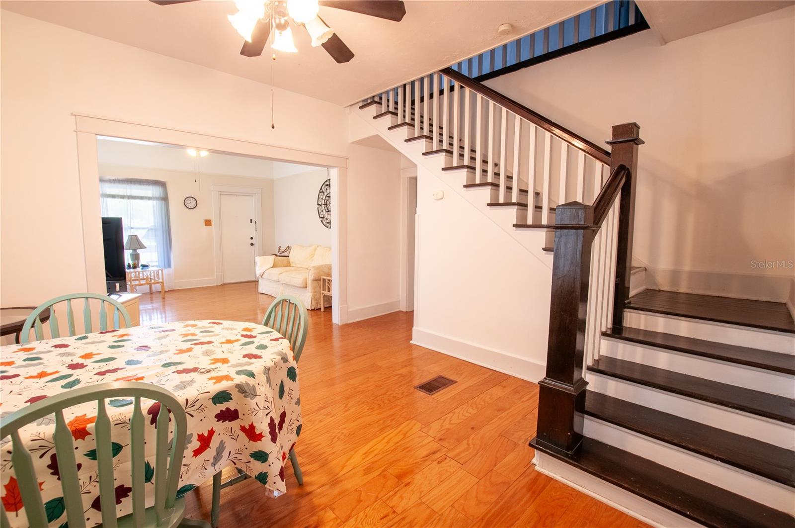 Image 28 of 30 For 609 Orange Ave