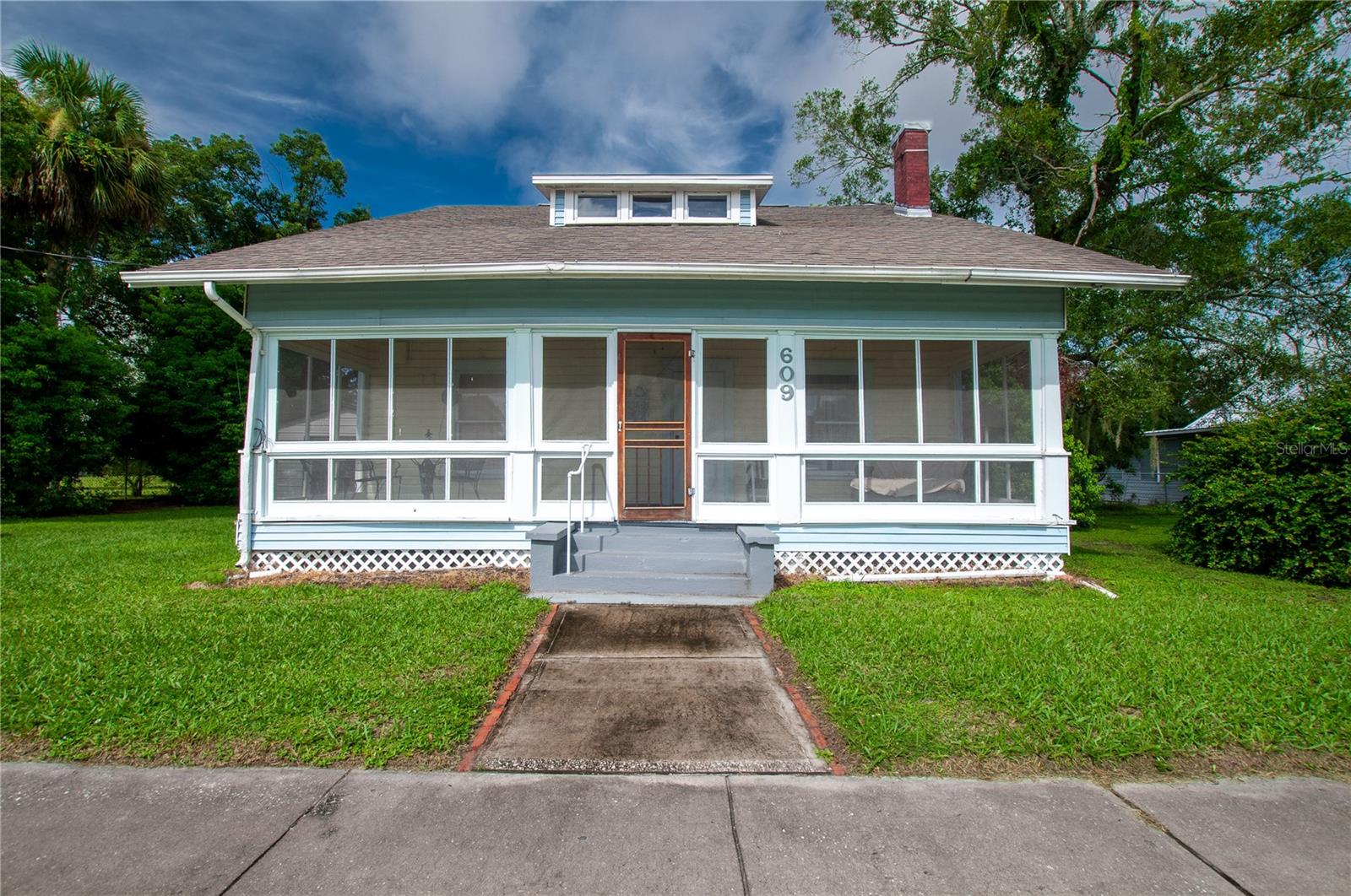 Image 4 of 30 For 609 Orange Ave