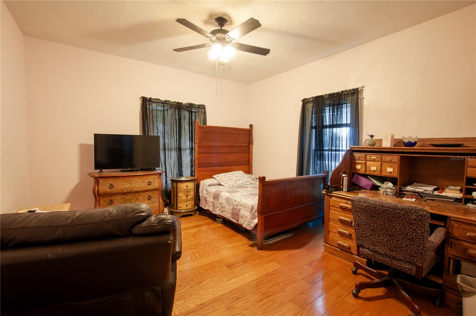 Image 8 of 30 For 609 Orange Ave