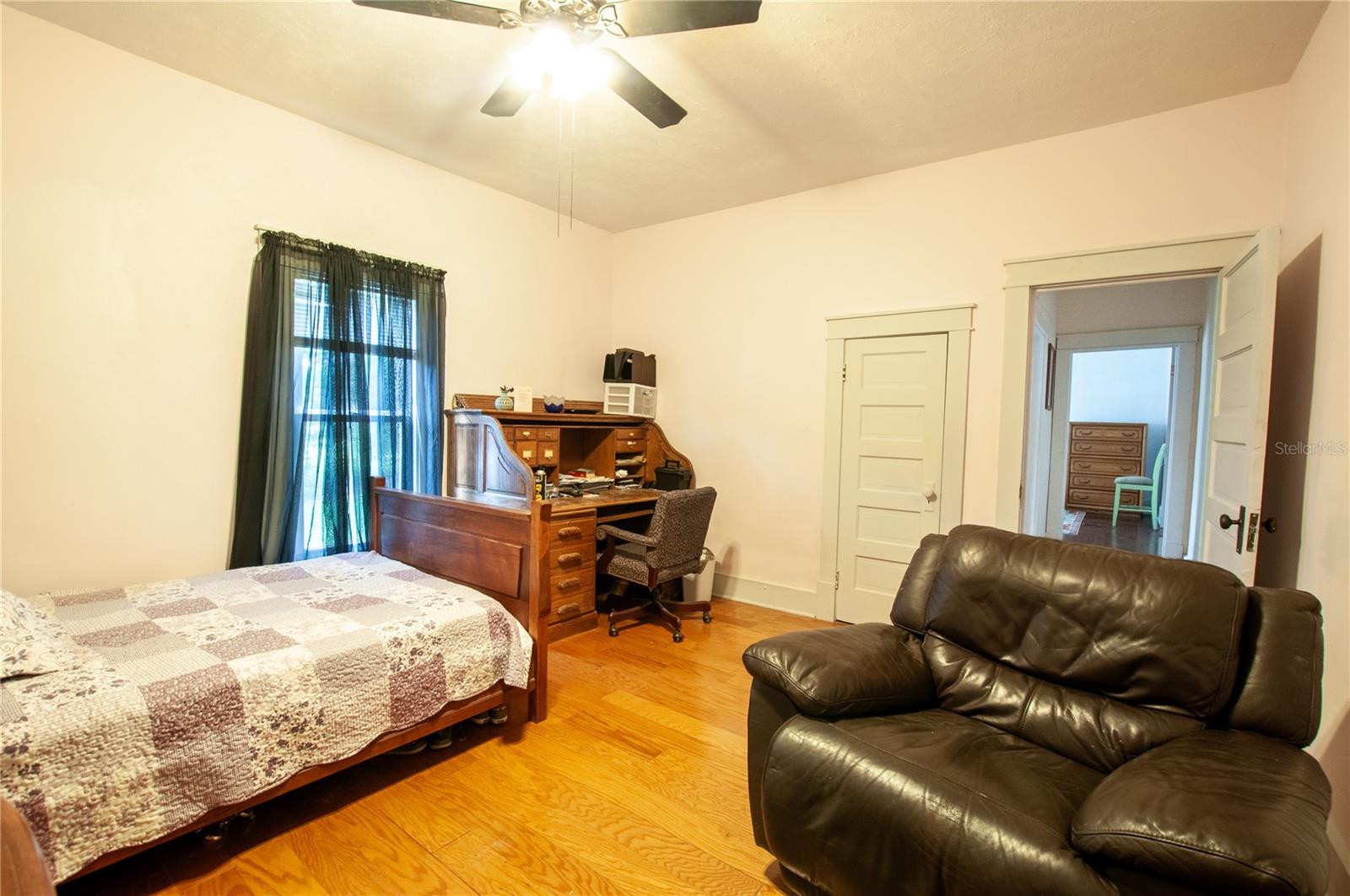 Image 9 of 30 For 609 Orange Ave