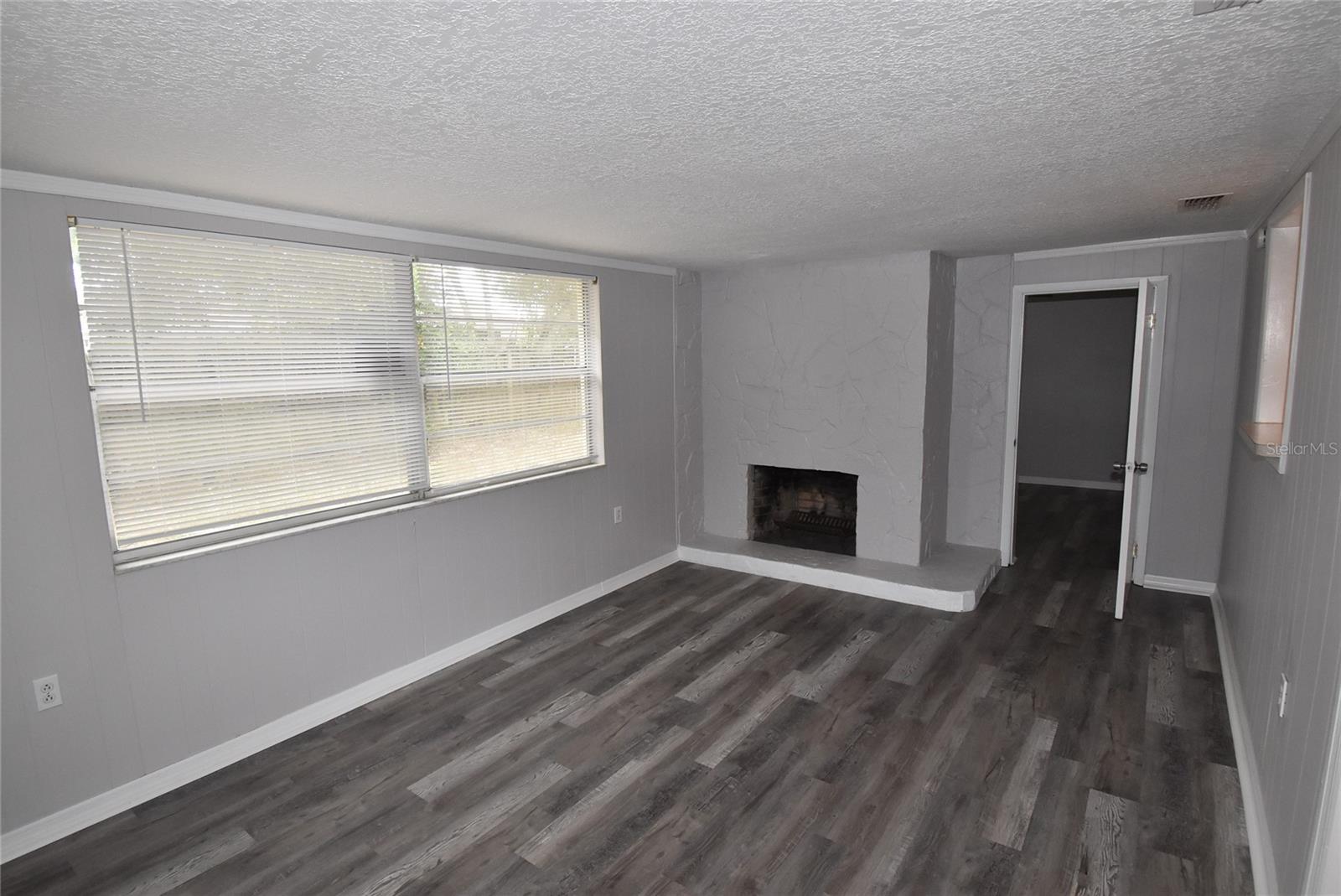 Image 7 of 19 For 11732 Newell Drive