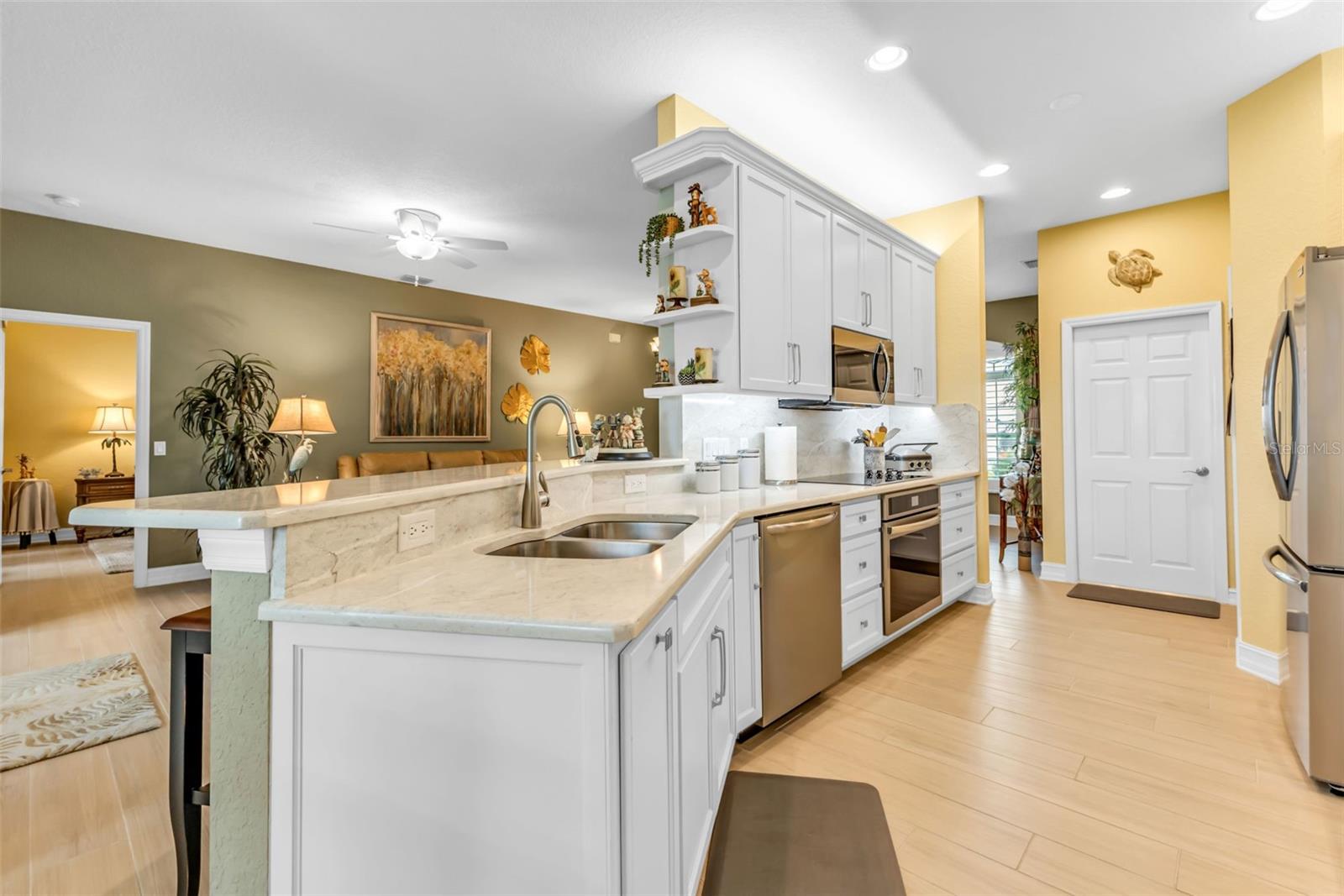 Image 13 of 45 For 24080 Buckingham Way
