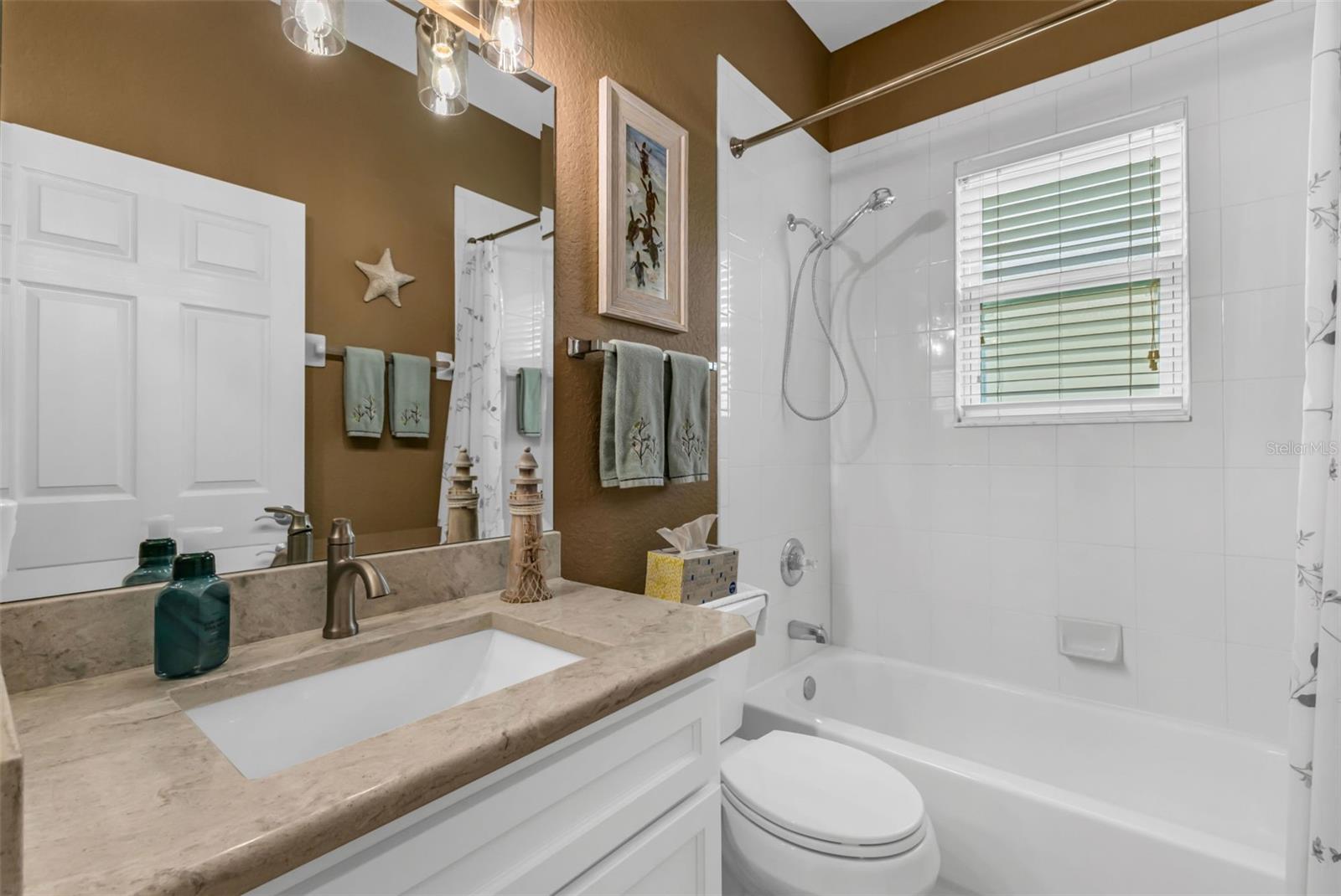 Image 20 of 45 For 24080 Buckingham Way