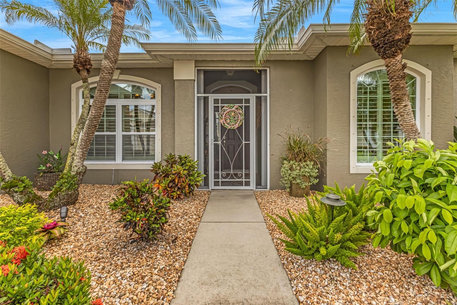 Image 4 of 45 For 24080 Buckingham Way