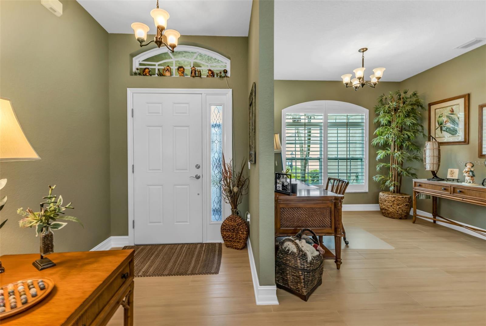 Image 5 of 45 For 24080 Buckingham Way
