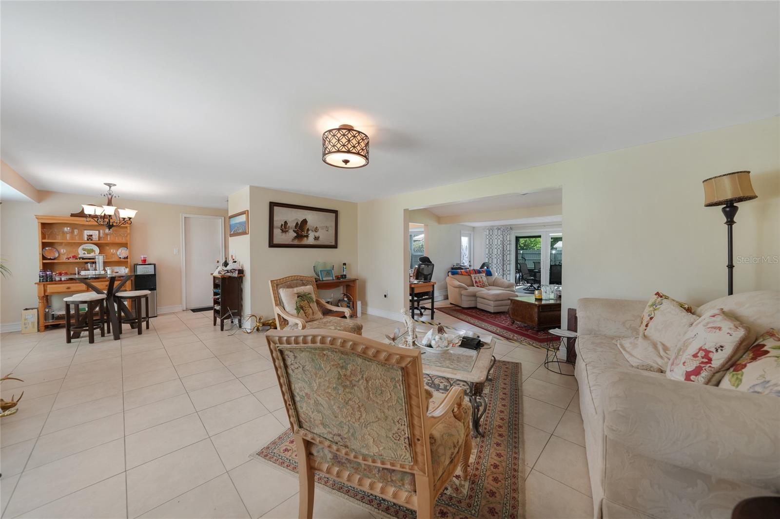 Image 4 of 25 For 3119 Pinetree Street
