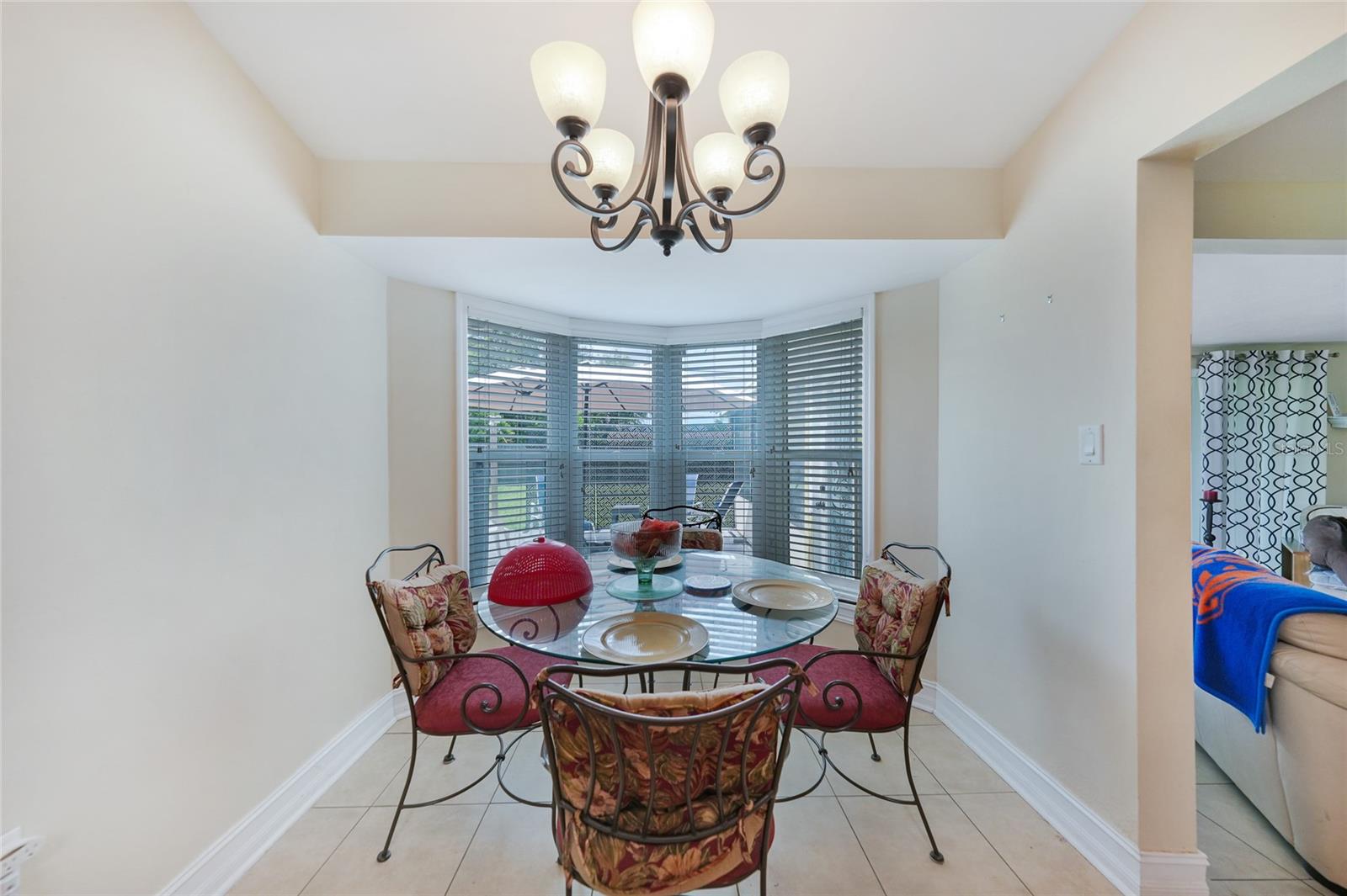 Image 7 of 25 For 3119 Pinetree Street