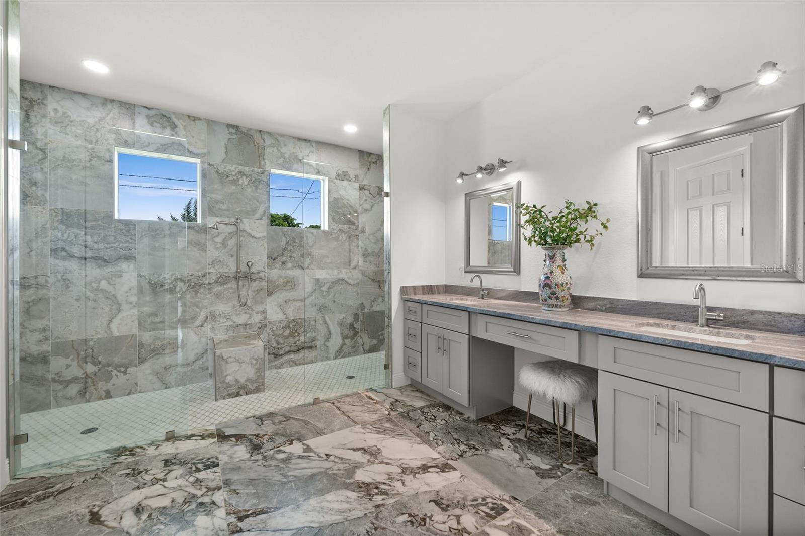 Image 22 of 42 For 2623 21st Avenue