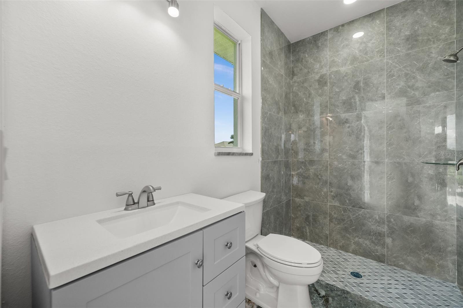 Image 33 of 42 For 2623 21st Avenue