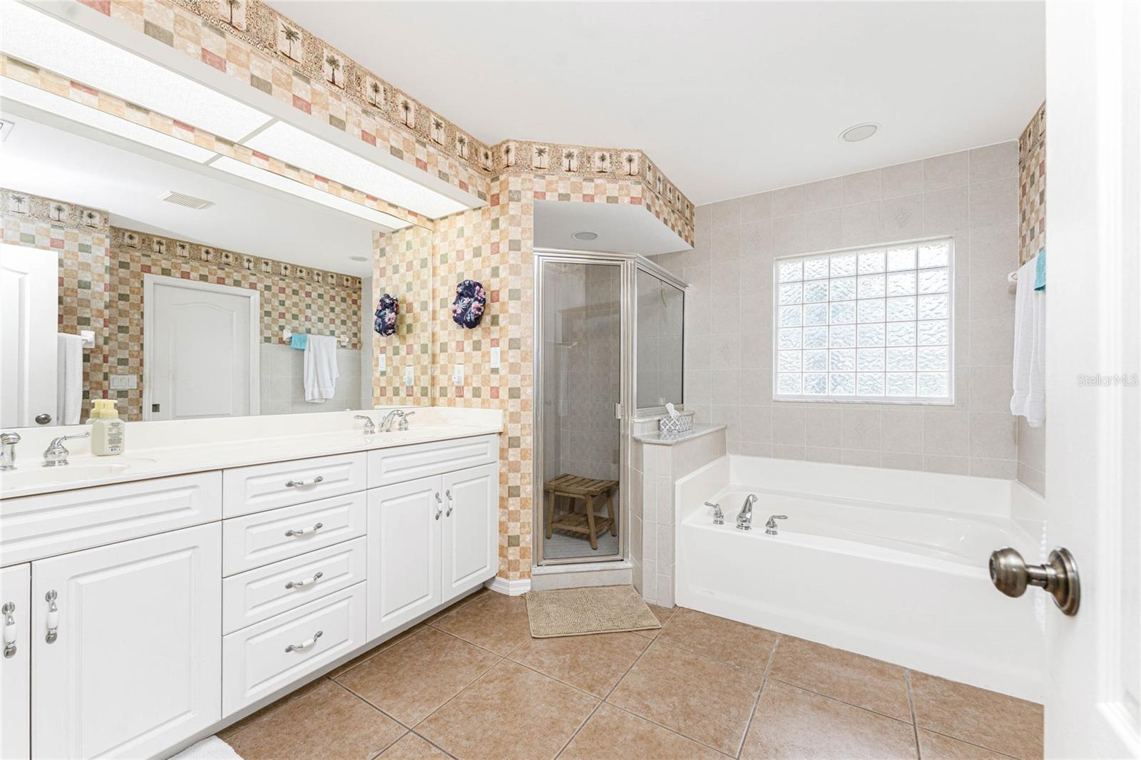 Image 19 of 44 For 7274 Allamanda Lane