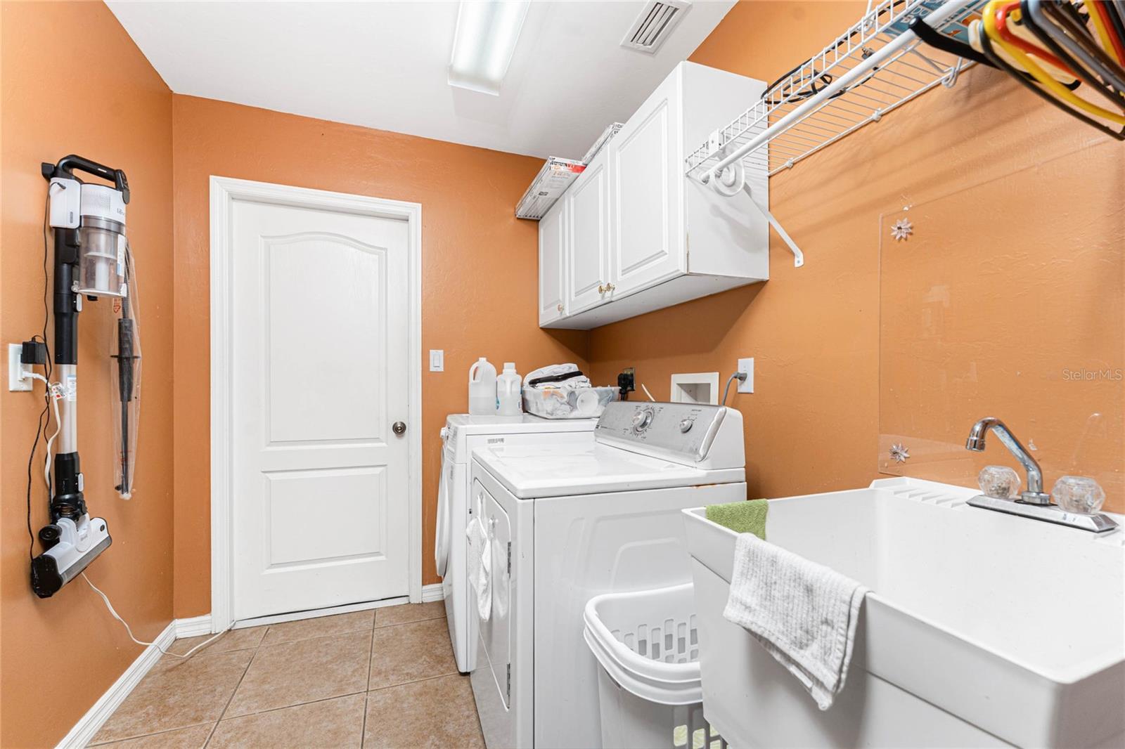 Image 29 of 44 For 7274 Allamanda Lane