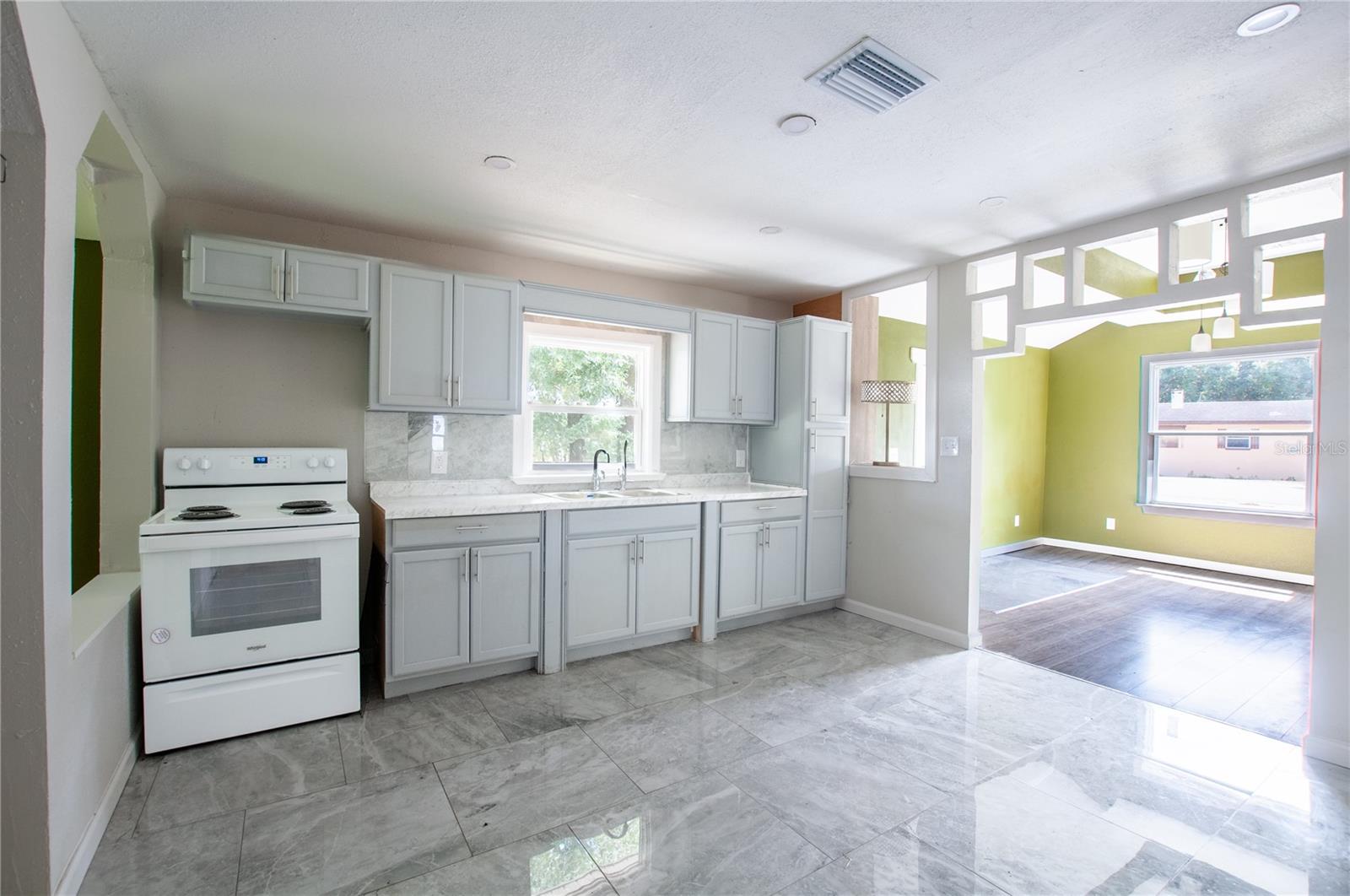 Image 4 of 17 For 3006 Brownville Street
