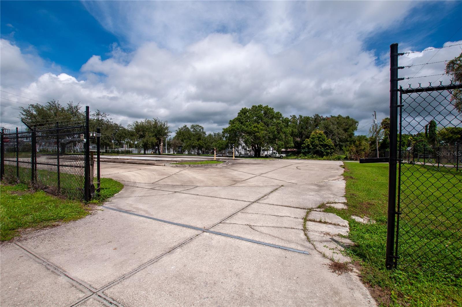 Image 4 of 6 For 202 Desoto Avenue