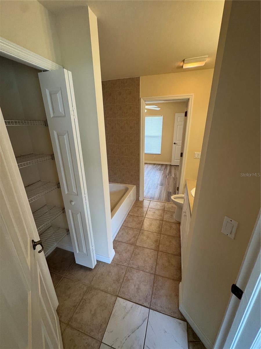 Image 11 of 19 For 1375 Glenan Road