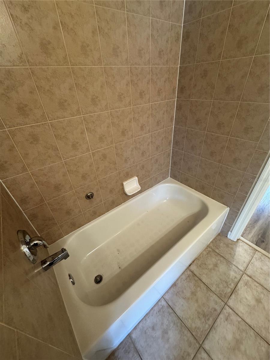 Image 13 of 19 For 1375 Glenan Road