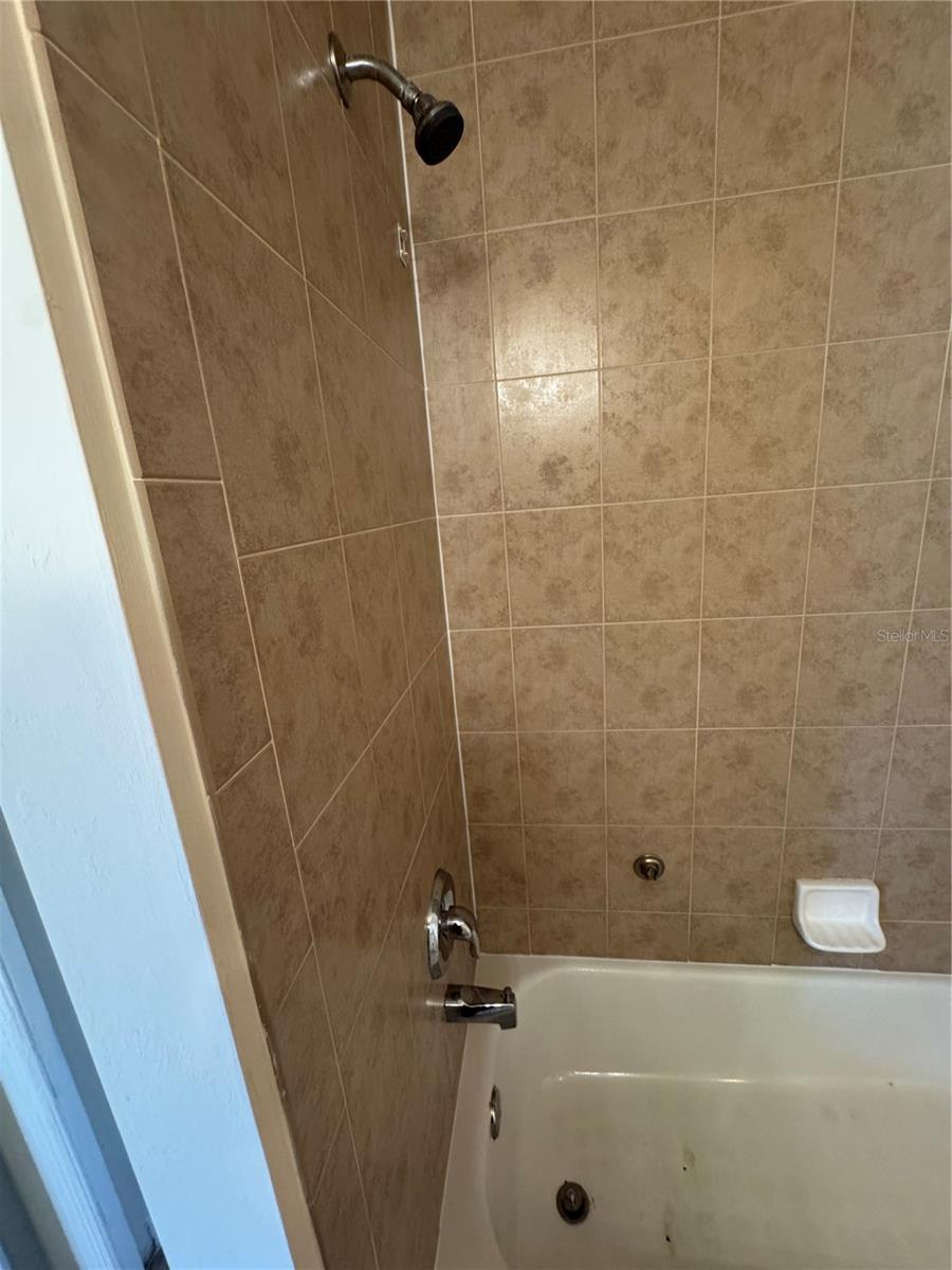 Image 14 of 19 For 1375 Glenan Road