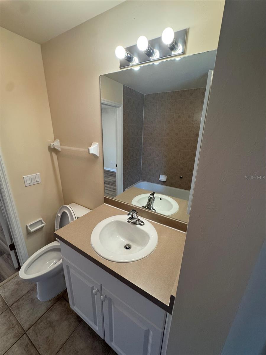 Image 15 of 19 For 1375 Glenan Road