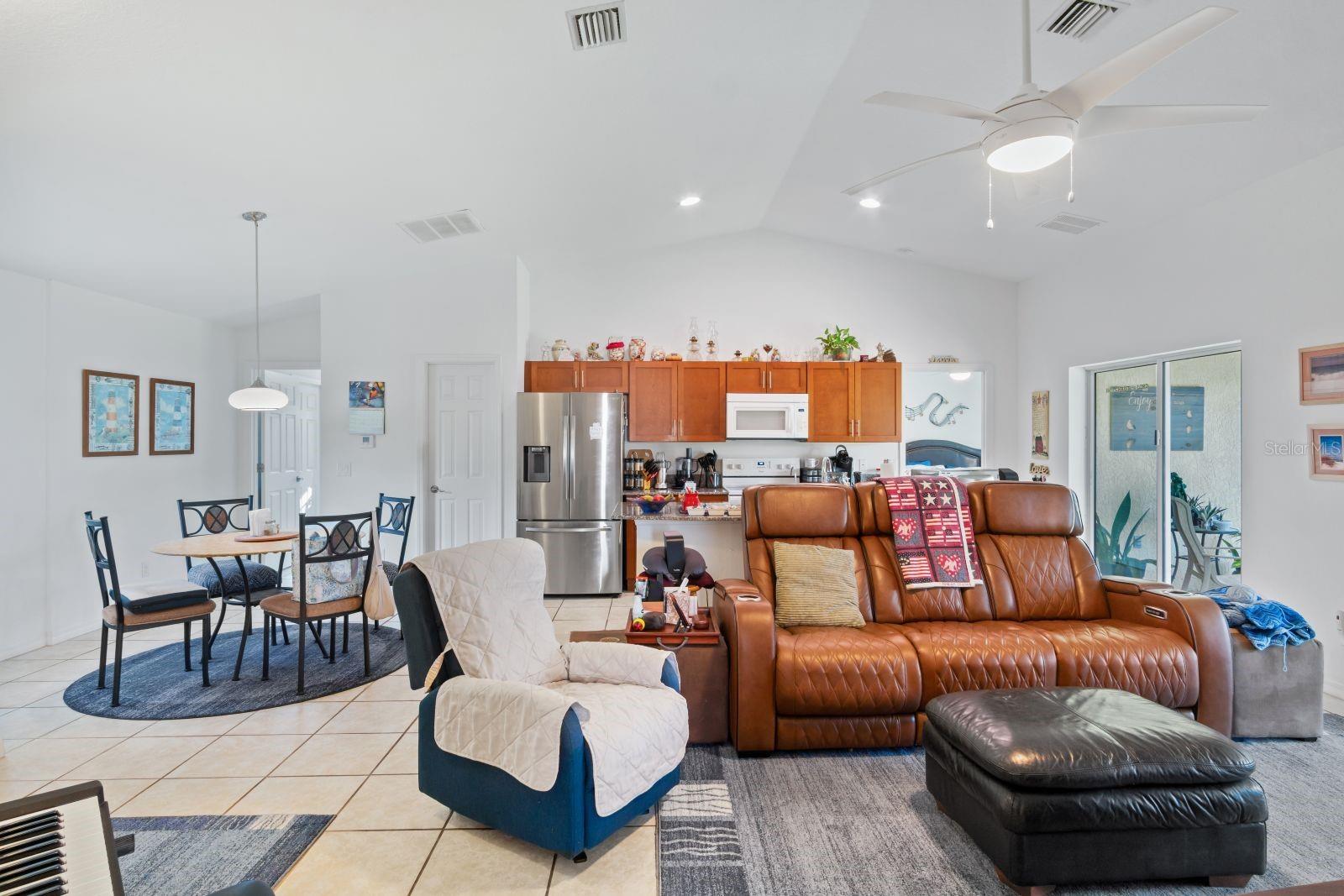 Image 4 of 32 For 8232 Wawana Road