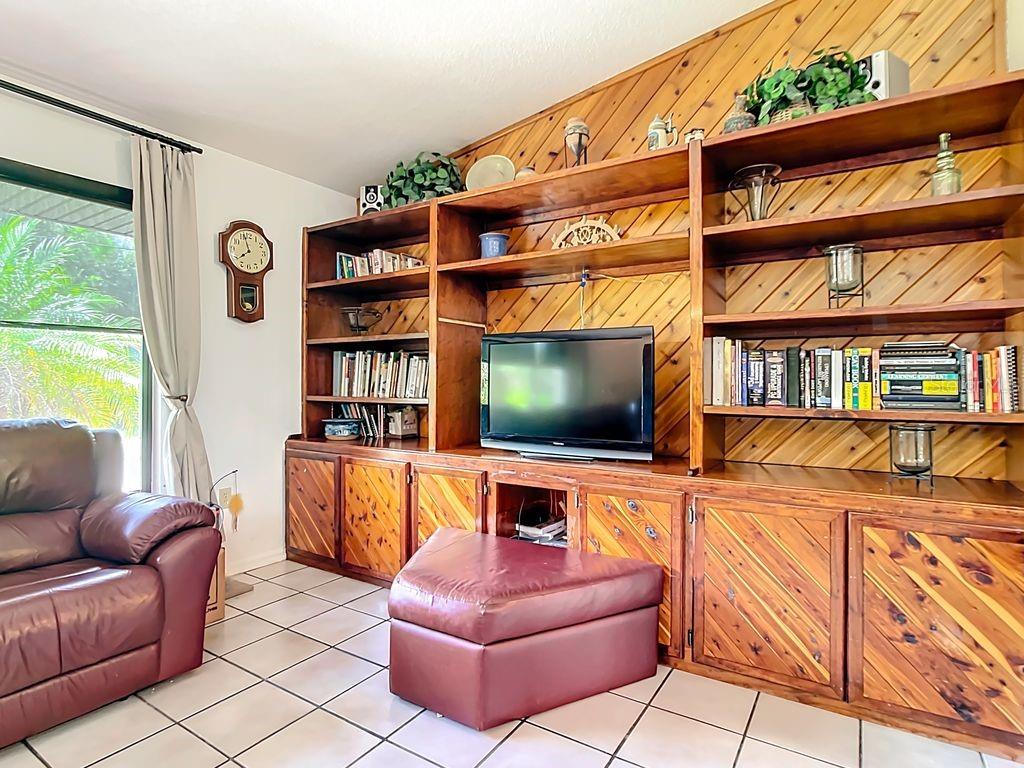 Image 13 of 37 For 28474 Coco Palm Drive