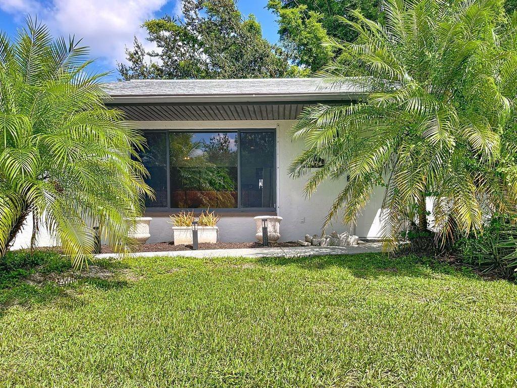 Image 16 of 37 For 28474 Coco Palm Drive