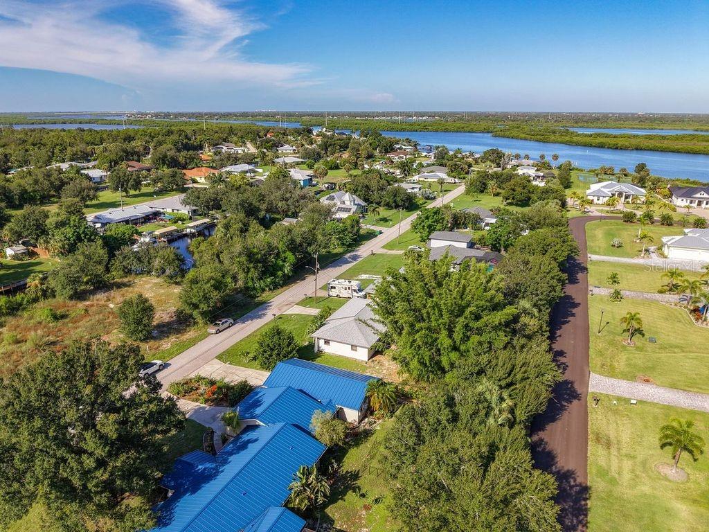 Image 21 of 37 For 28474 Coco Palm Drive