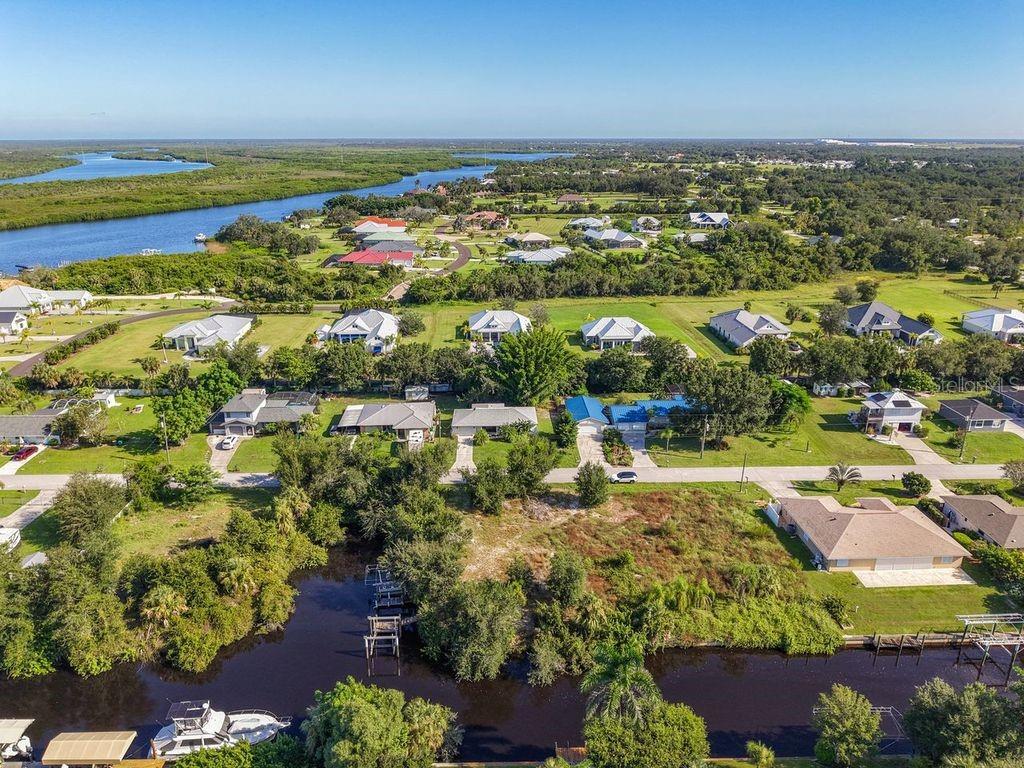 Image 25 of 37 For 28474 Coco Palm Drive