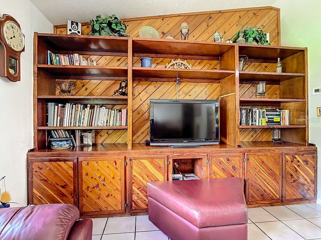 Image 7 of 37 For 28474 Coco Palm Drive