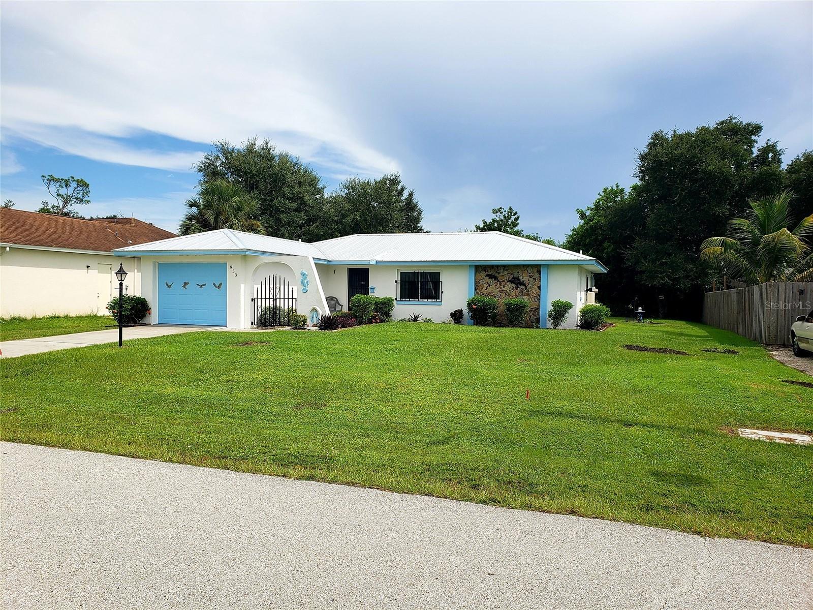 Image 2 of 37 For 953 Tropical Avenue Nw