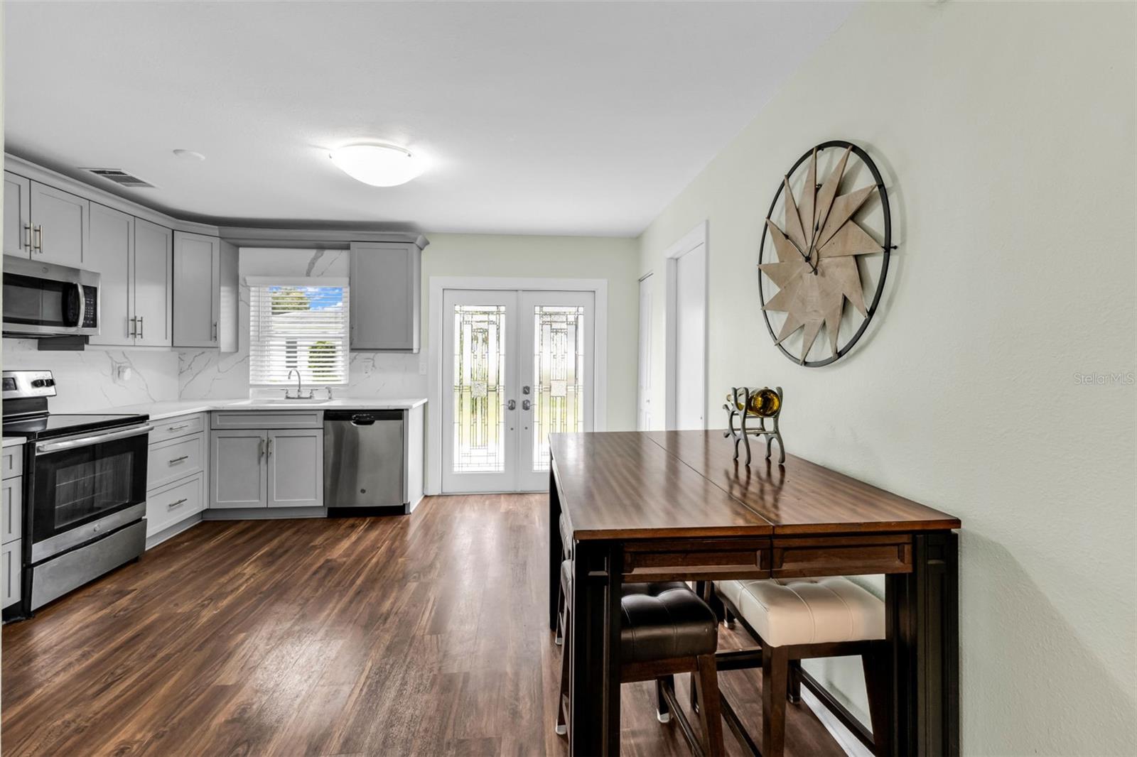 Image 9 of 32 For 8391 Pickwick Road