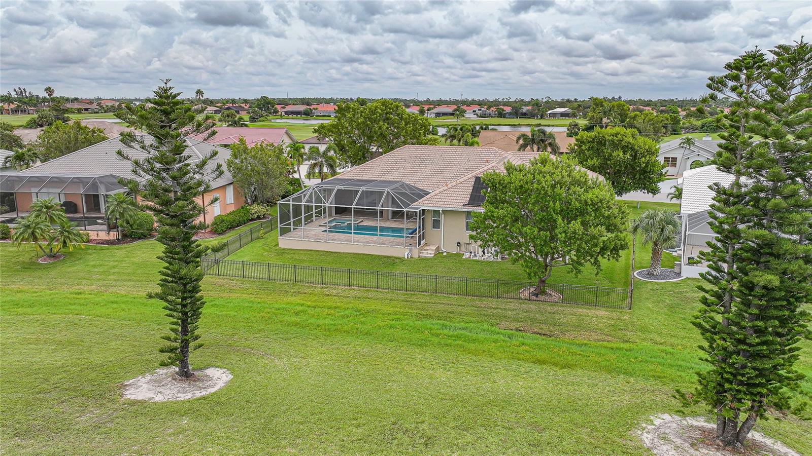 Image 4 of 60 For 3829 Bordeaux Drive