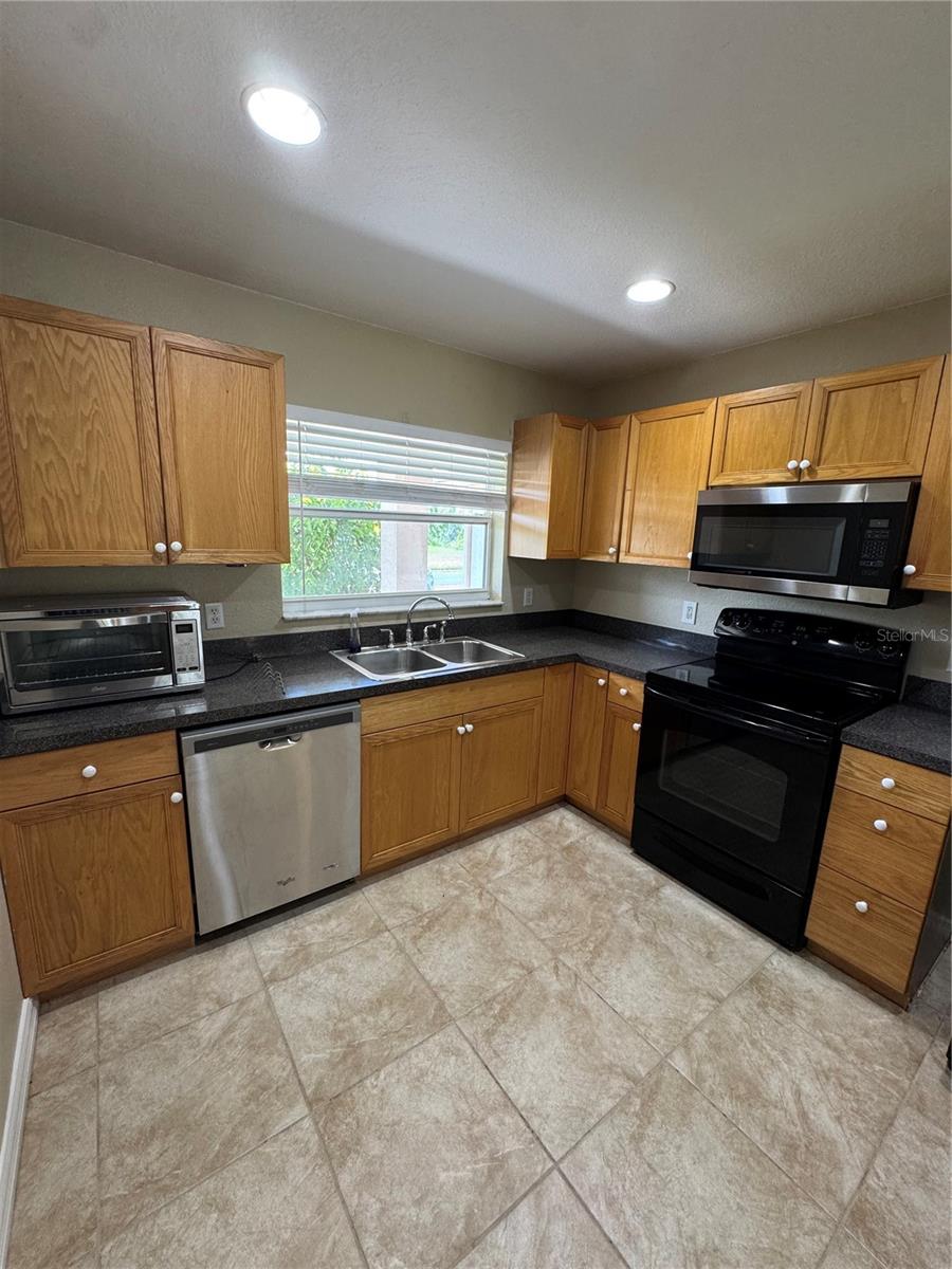 Image 3 of 20 For 10194 Tramore Avenue B
