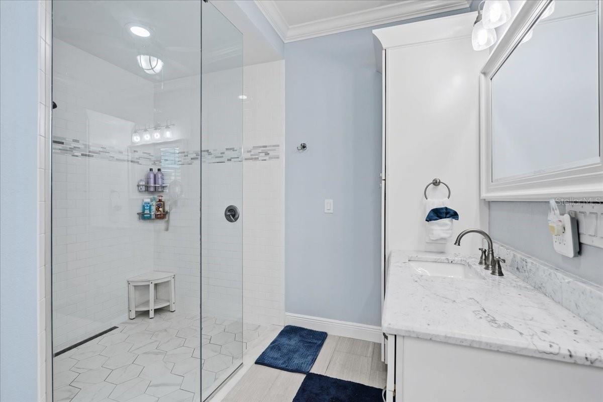 Image 34 of 67 For 24572 Rio Villa Lakes Circle