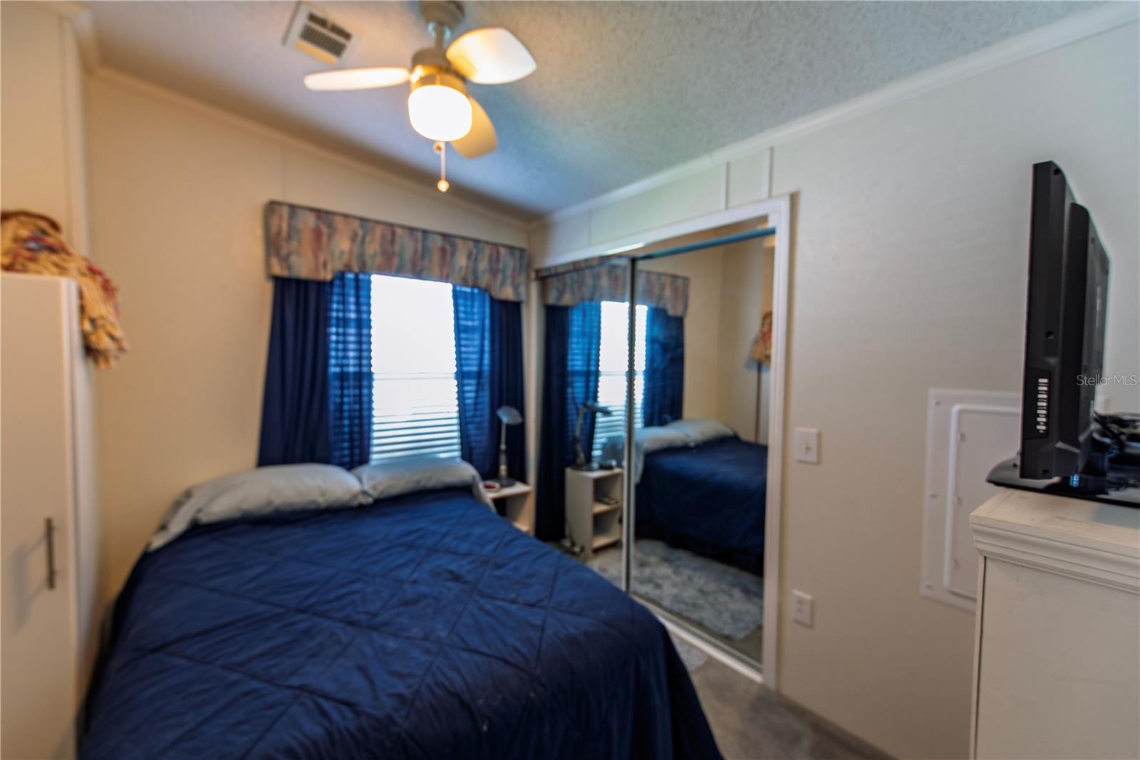 Image 10 of 23 For 13 Den Helder Avenue