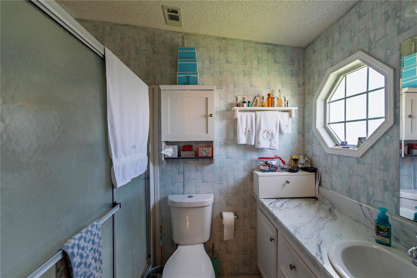 Image 9 of 23 For 13 Den Helder Avenue