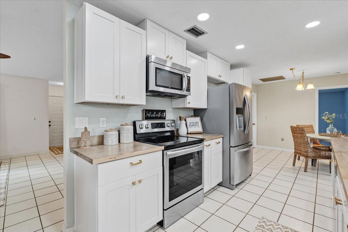 Image 11 of 38 For 13564 Sedgwick Avenue