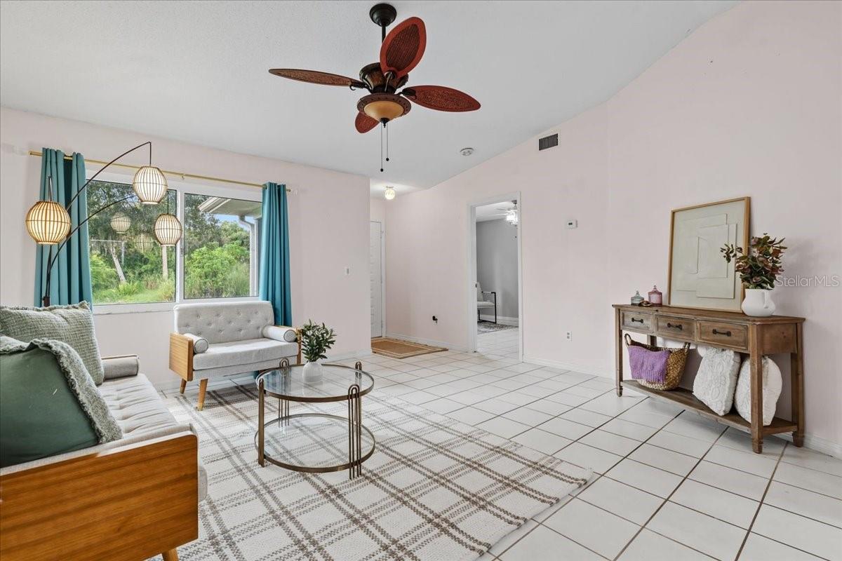 Image 5 of 38 For 13564 Sedgwick Avenue