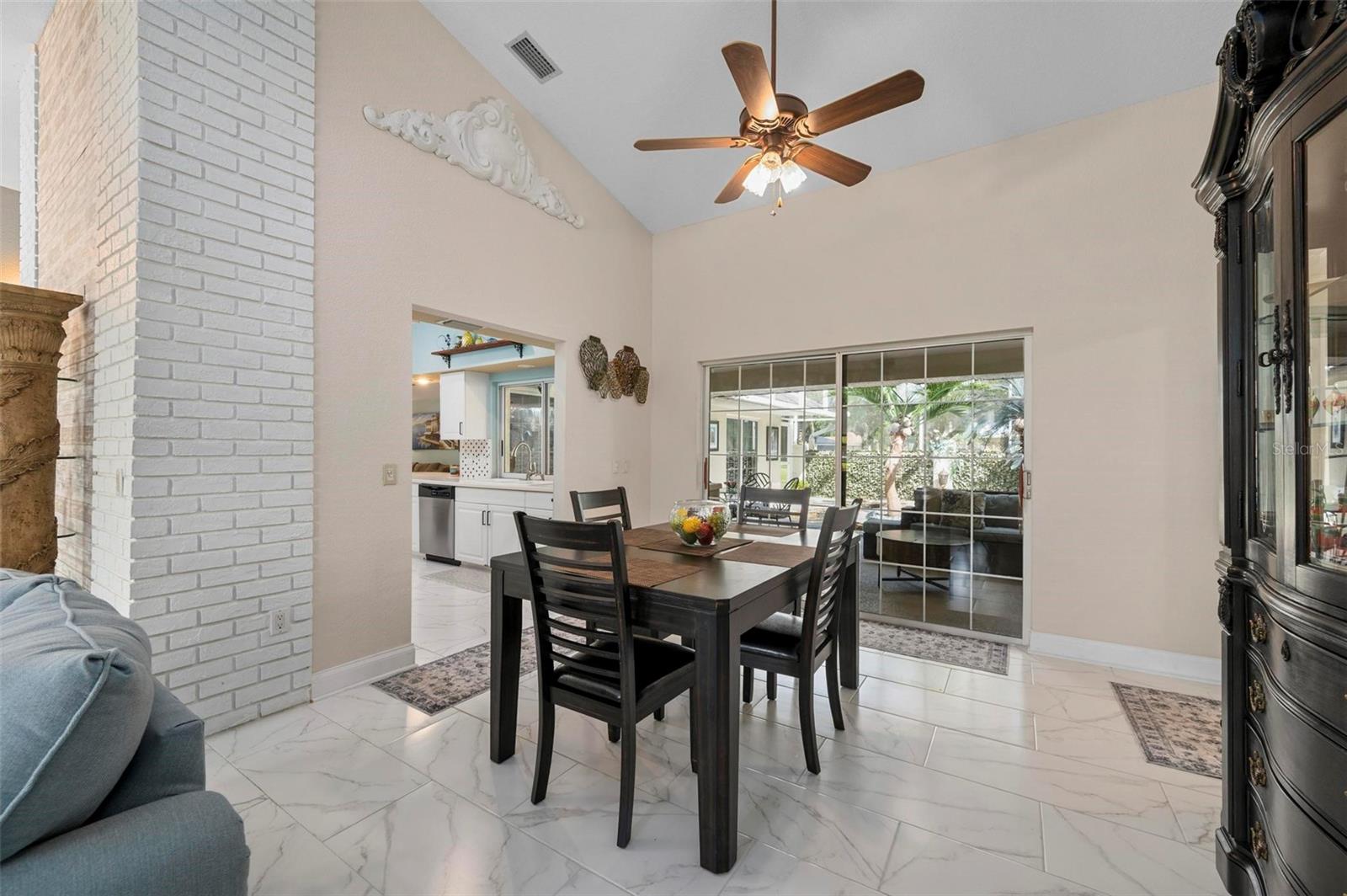 Listing photo id 8 for 25688 Deep Creek Boulevard