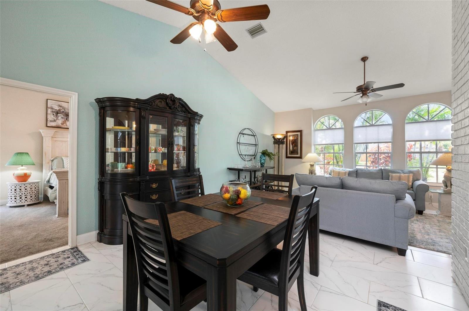 Listing photo id 9 for 25688 Deep Creek Boulevard