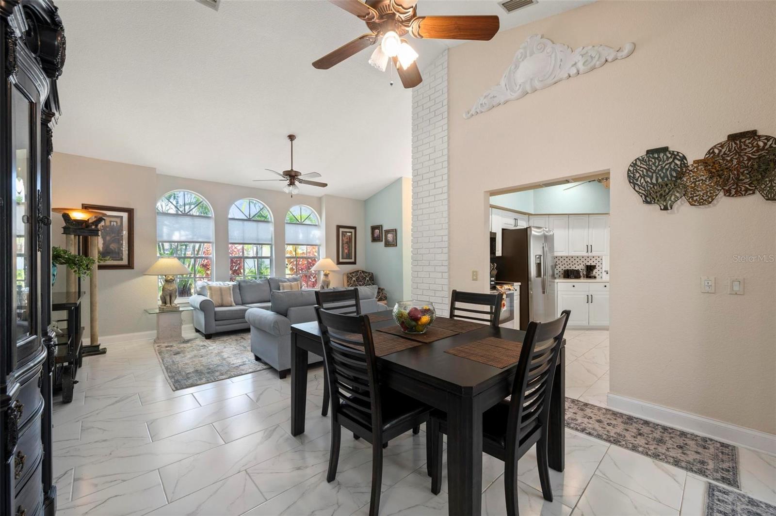 Listing photo id 10 for 25688 Deep Creek Boulevard