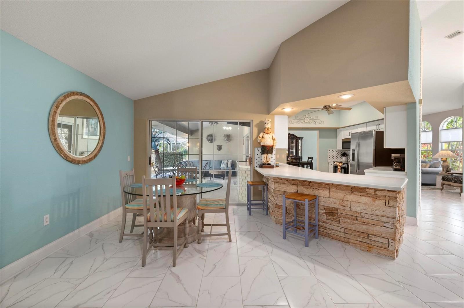 Listing photo id 15 for 25688 Deep Creek Boulevard