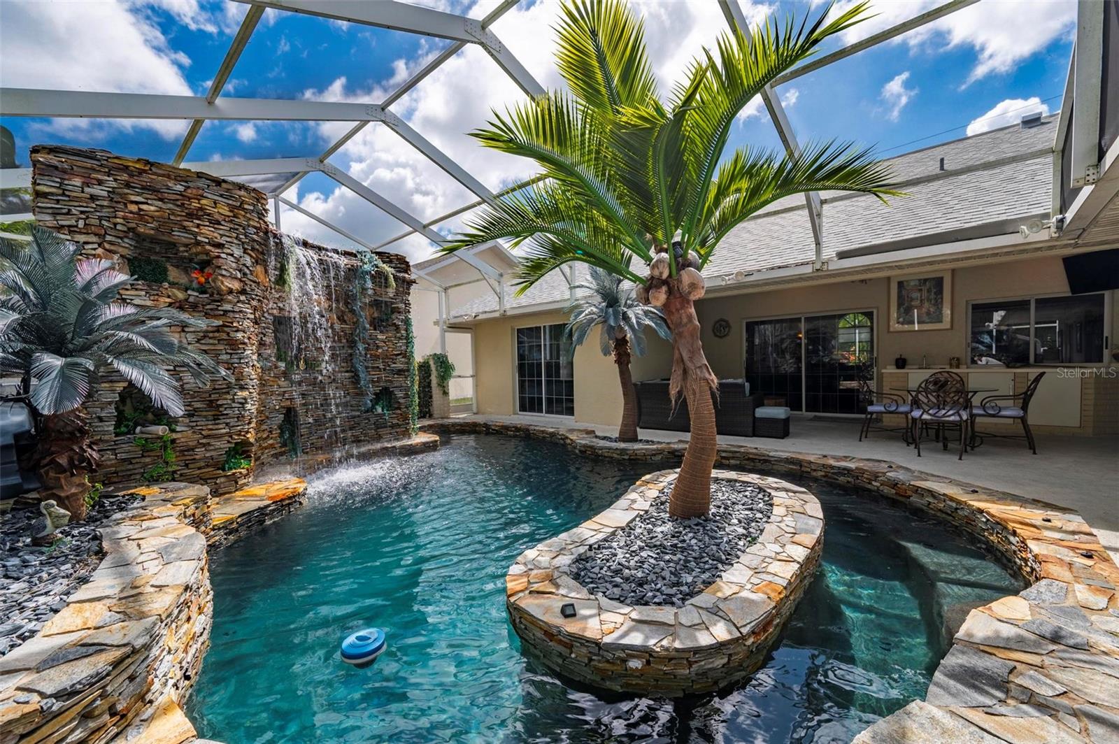 Listing photo id 40 for 25688 Deep Creek Boulevard